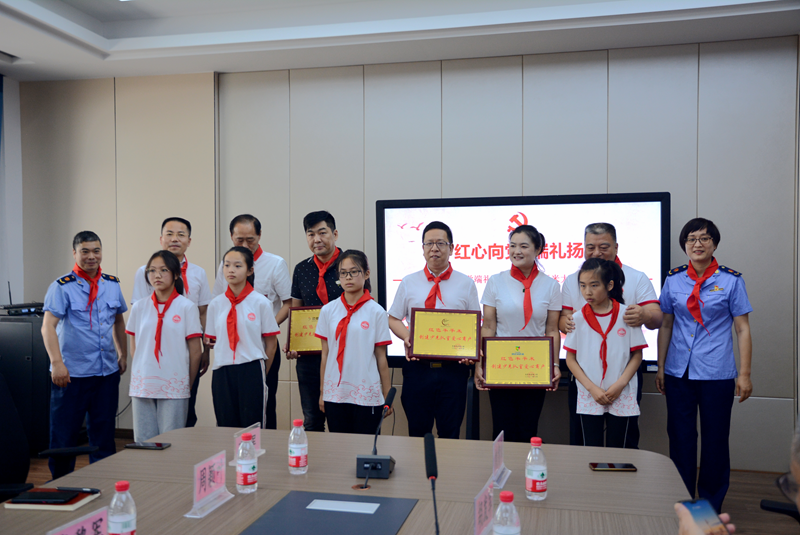 龍游建材城助力打造的縣實(shí)驗(yàn)小學(xué)&ldquo;紅色半平米紅領(lǐng)巾大隊(duì)部&rdquo;正式啟用