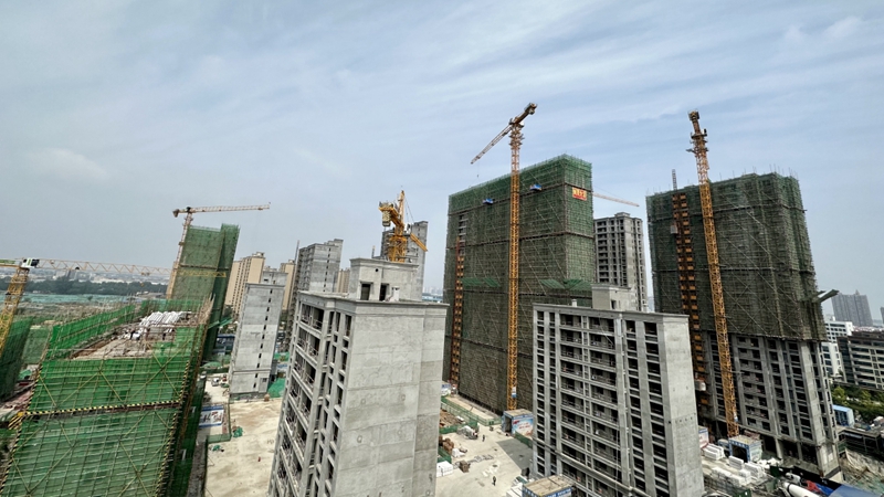 華都國(guó)濱府&middot;臻悅項(xiàng)目七幢高層全面結(jié)頂